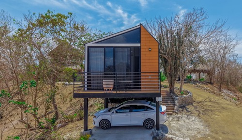 Deluxe Cabin, Hill View