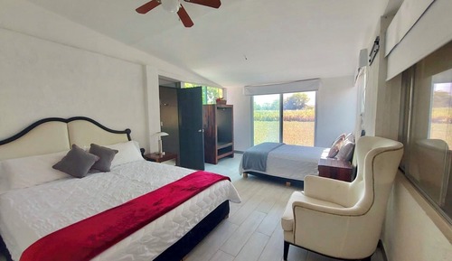 Presidential Suite, Multiple Beds