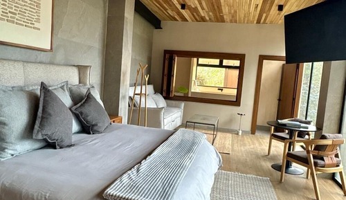 Honeymoon Room