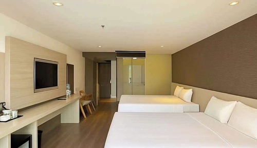 Deluxe Triple Room, Balcony, City View