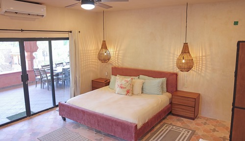 Comfort Room, Partial Ocean View