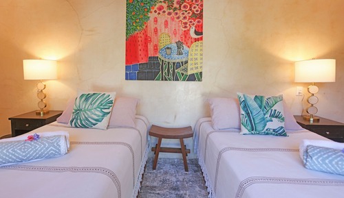Room, Garden View