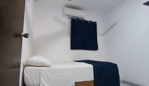 Single Room, 1 Queen Bed