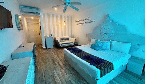 Junior Room, City View