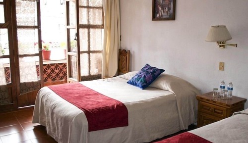 Standard Room, Multiple Beds (1 Single & 1 Queen Size)