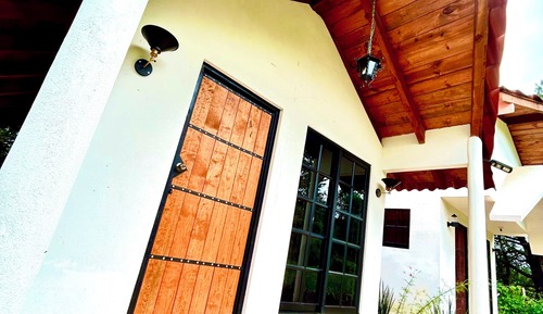 Basic Cabin, Garden View