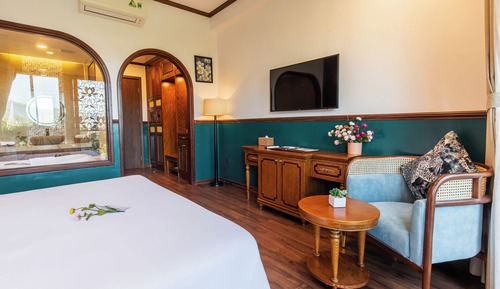 Junior Double Room, Balcony, City View