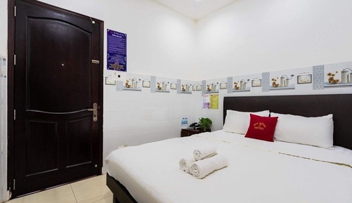 Standard Single Room, 1 King Bed, Non Smoking, No Windows