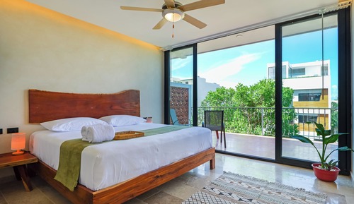 Royal Suite, 1 King Bed, Balcony, City View