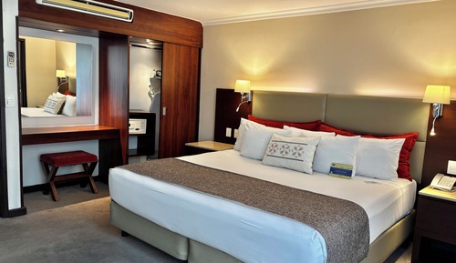 Junior Suite, Pool View