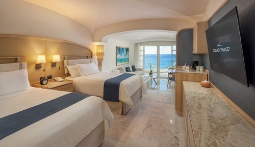 Superior Oceanfront Suite - Kids & Teens Stay Free