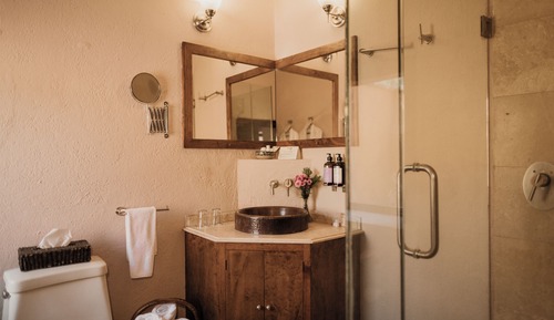 Suite, Jetted Tub (Master)