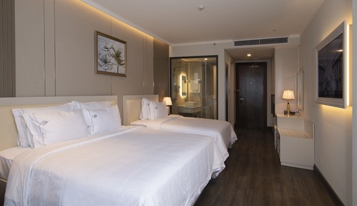 Deluxe Family Room