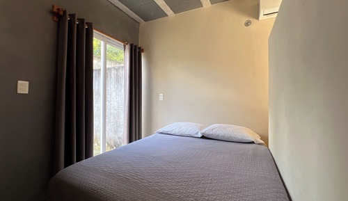 Standard Room, 1 Queen Bed, Garden View