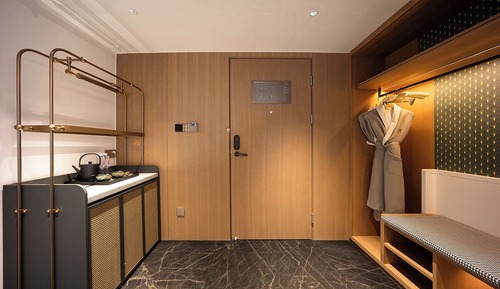 Executive Suite, City View