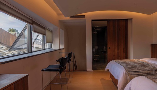 Comfort Duplex, Hill View