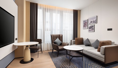 Premier Suite, 1 King Bed, City View