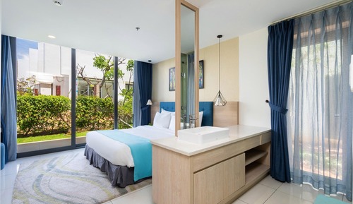 Executive Suite, Garden View