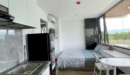 Classic Studio, 1 Large Twin Bed, Kitchen, Mountain View