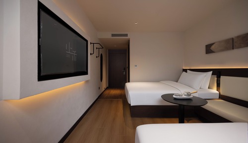 Classic Twin Room, City View