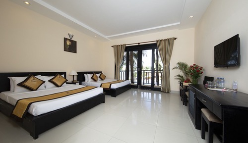 Standard Quadruple Room, Pool View