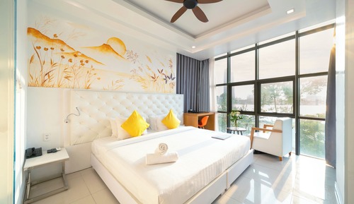 Deluxe Double Room, Bathtub, River View