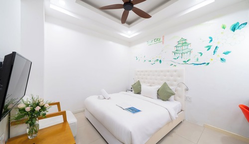 Standard Double Room, Bathtub
