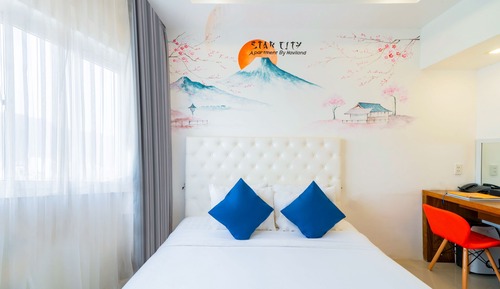 Superior Double Room, Bathtub