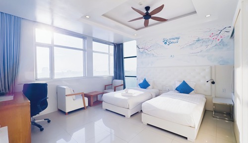 Deluxe Twin Room, Bathtub, River View