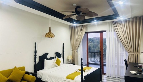 Grand Villa, 1 King Bed, Lake View, Lakeside