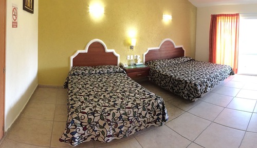 Quadruple room with fan (No air conditioning)