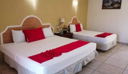 Basic room with 1 King bed and Fan (No air conditoning)