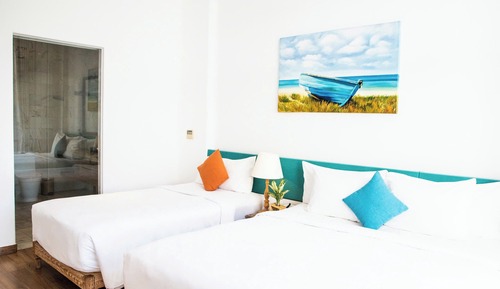 Thera Suite Pool view