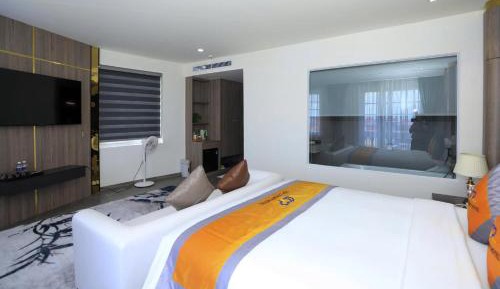 Suite with Balcony