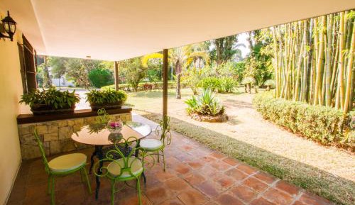 Bungalow with Garden View