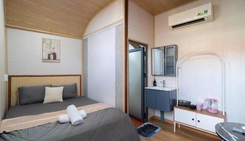 Deluxe Double Room (2 Adults + 1 Child)
