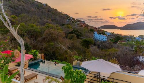Deluxe One-Bedroom Apartment with Ocean View