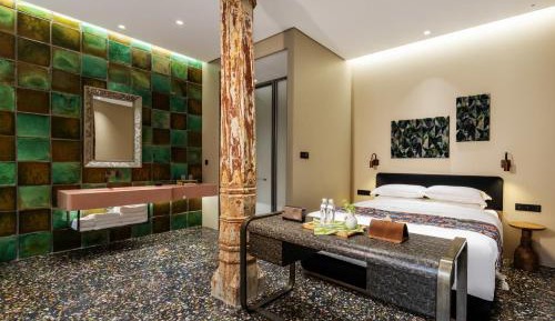Deluxe Double Room with Bath