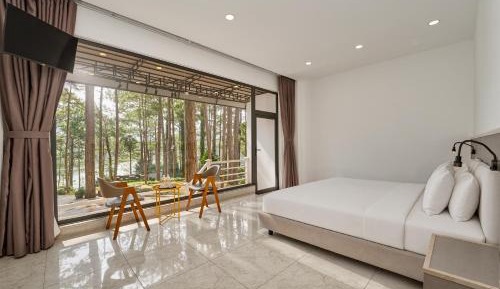 Deluxe Double Room with Bath