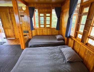6-Bed Mixed Dormitory Room