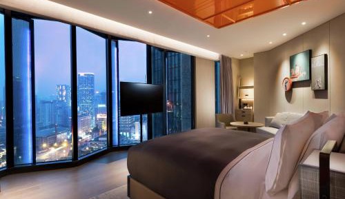 Premier King Room with Tianfu Square View
