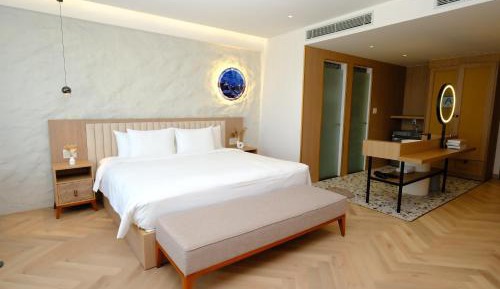 King Suite with Ocean View