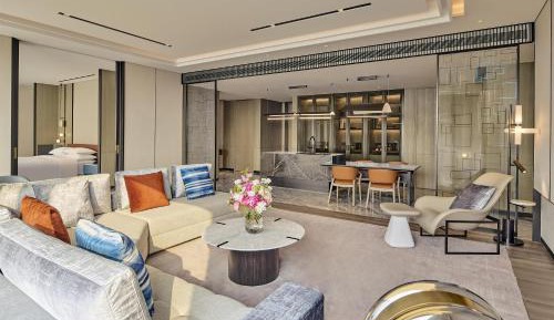 Ambassador King Suite