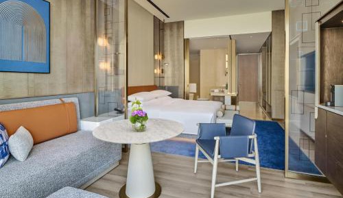 Deluxe King Room