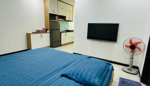 One-Bedroom Apartment with City View