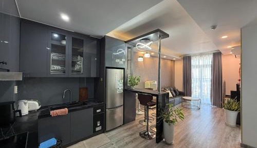 Three-Bedroom Apartment with Balcony