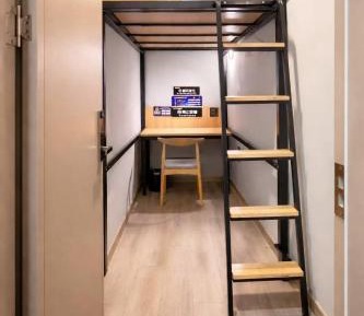 Single Room with Shared Toilet