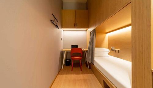 Single Room with Shared Toilet