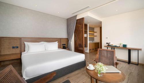 Deluxe Suite with Spa Bath