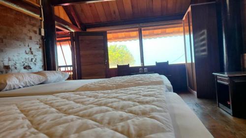 Quadruple Room with Private Bathroom
